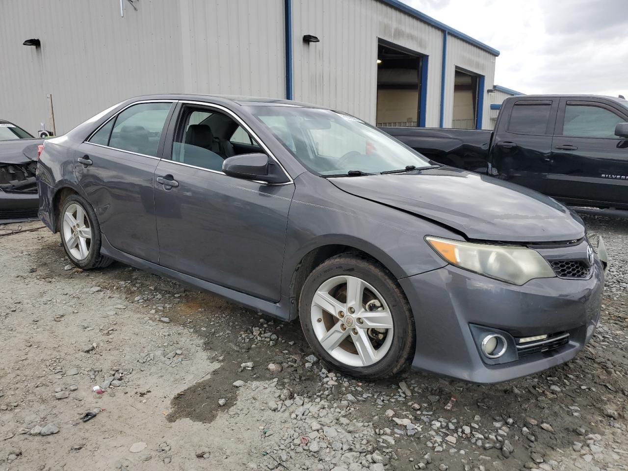 2014 TOYOTA CAMRY L - Image 4
