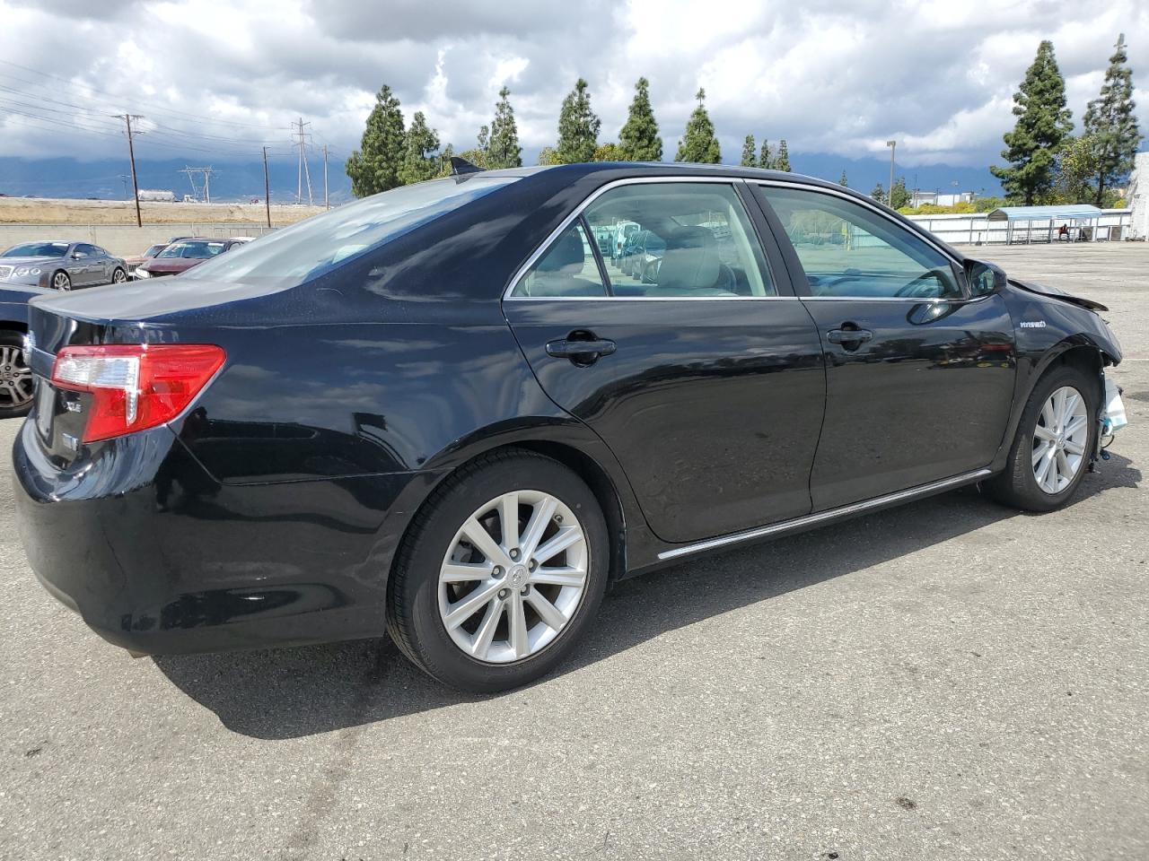 2012 TOYOTA CAMRY HYBR - Фото 3
