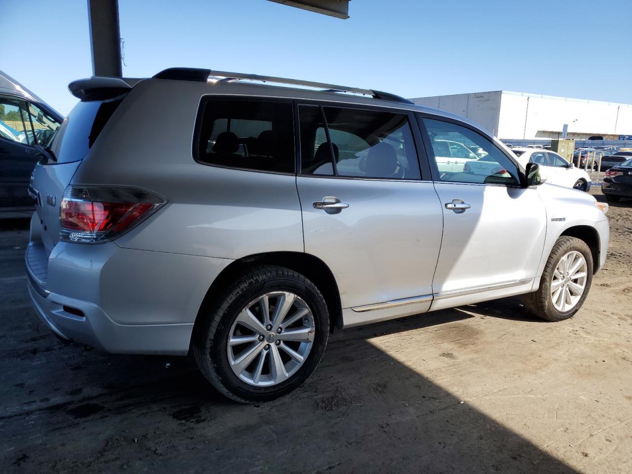 2011 TOYOTA HIGHLANDER - Image 3