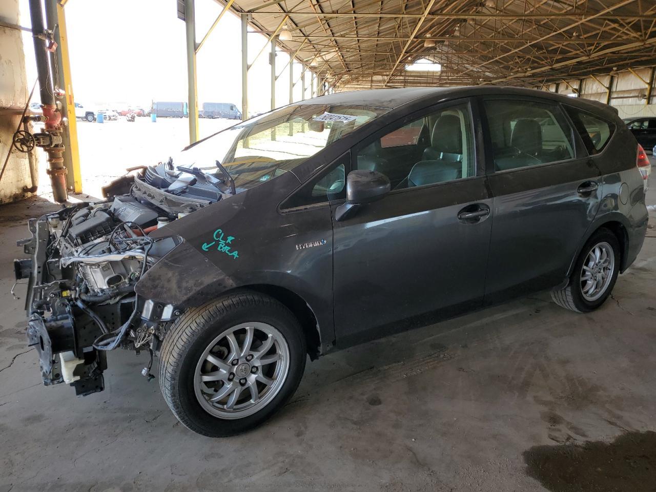 2016 TOYOTA PRIUS V