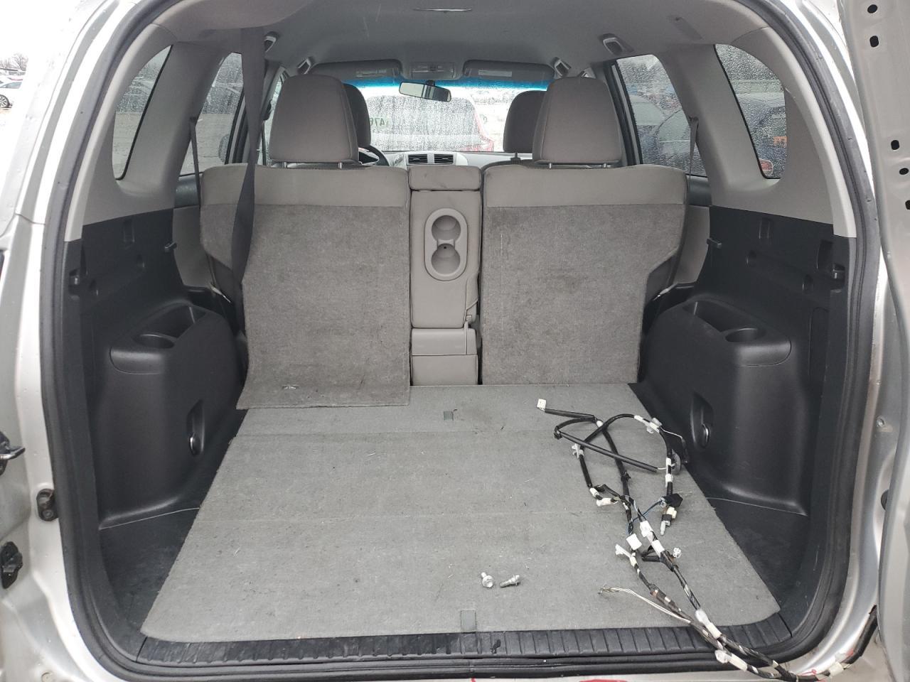 2011 TOYOTA RAV4 - Image 6