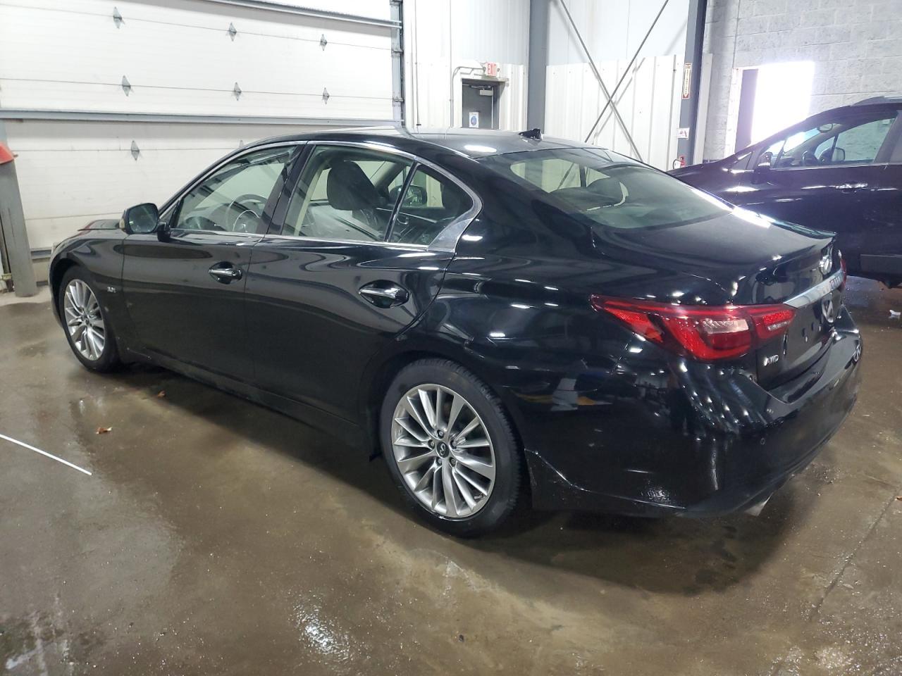 2018 INFINITI Q50 LUXE - Фото 2