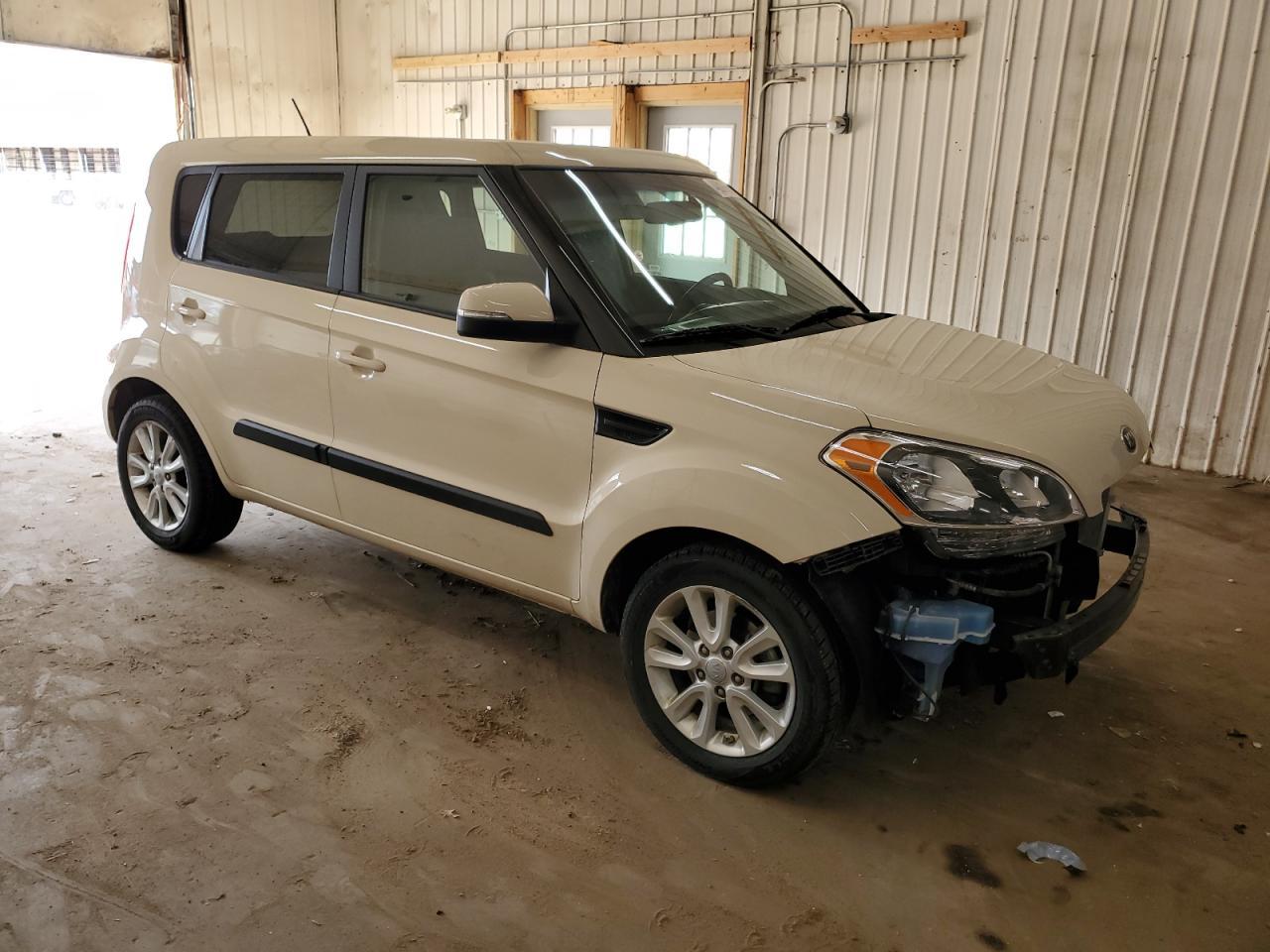 2013 KIA SOUL + - Image 4