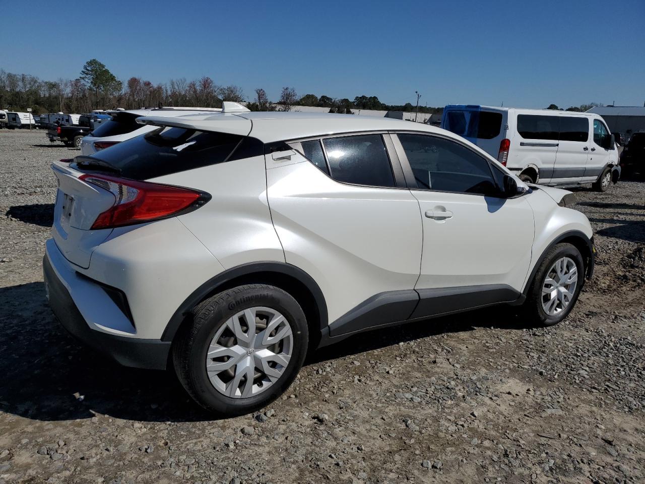 2021 TOYOTA C-HR XLE - Фото 3