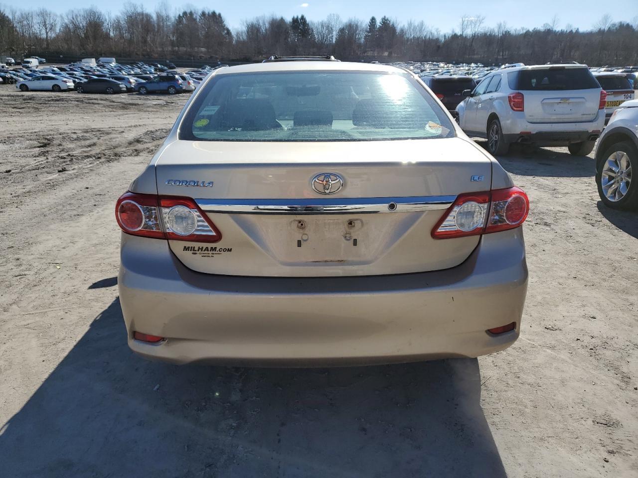 2013 TOYOTA COROLLA BA - Фото 6