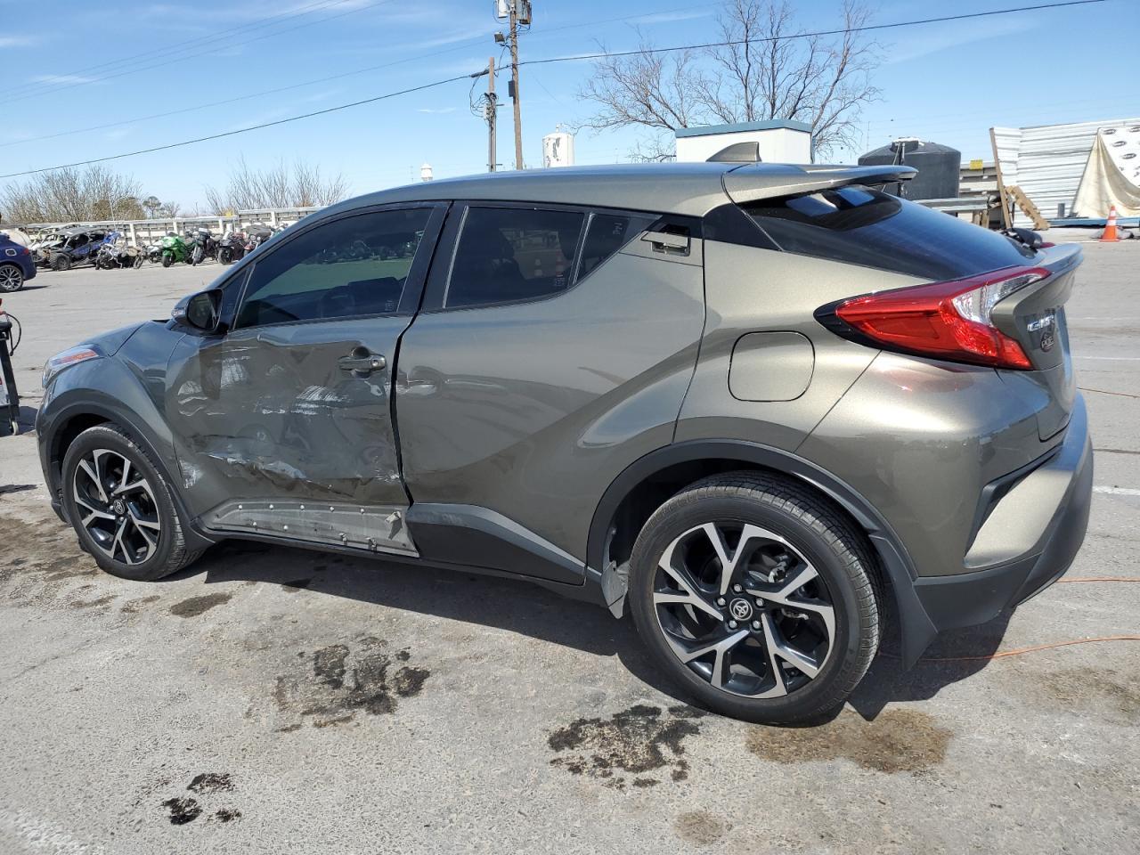 2021 TOYOTA C-HR XLE - Фото 2