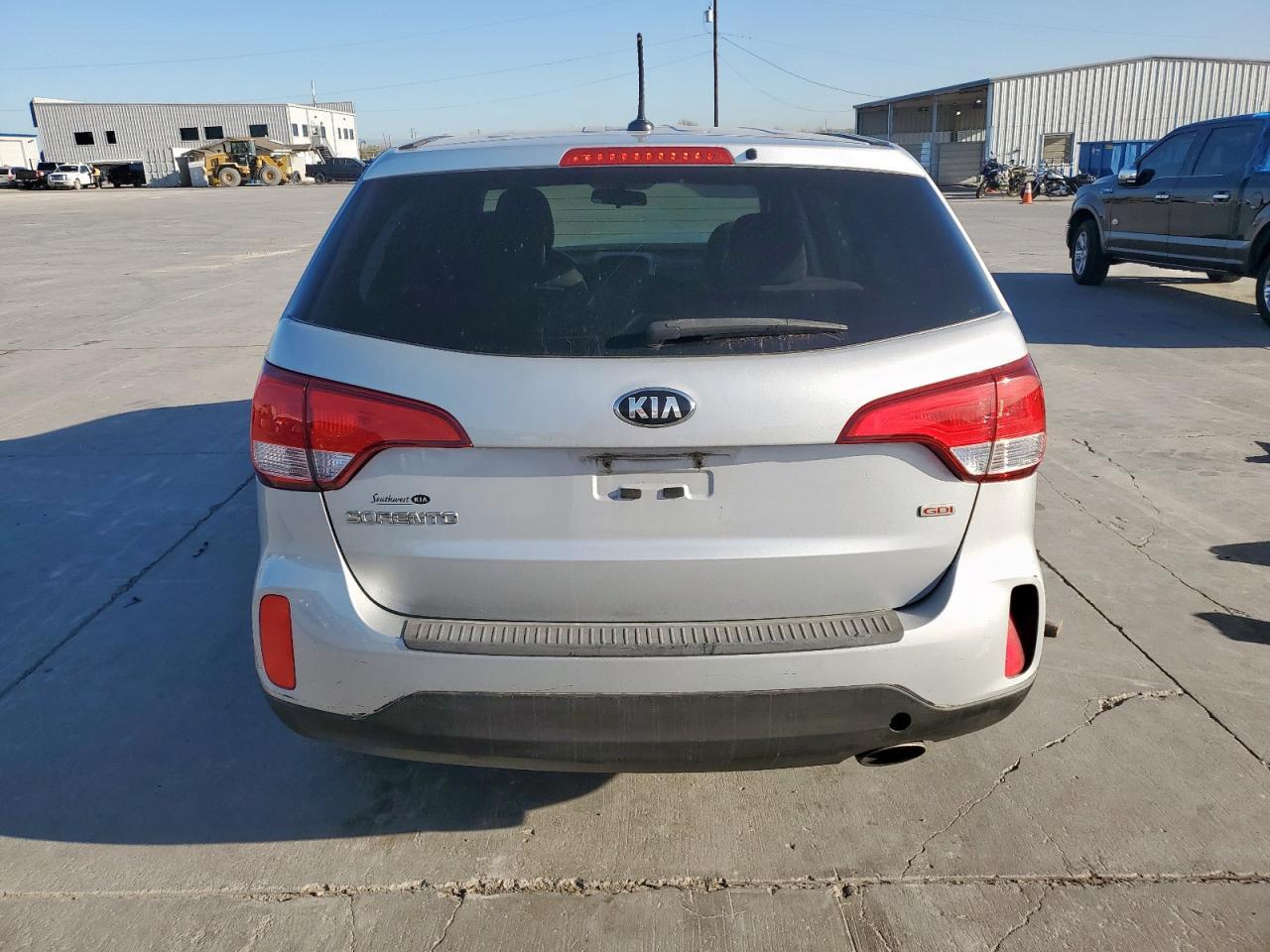 2015 KIA SORENTO LX - Image 6