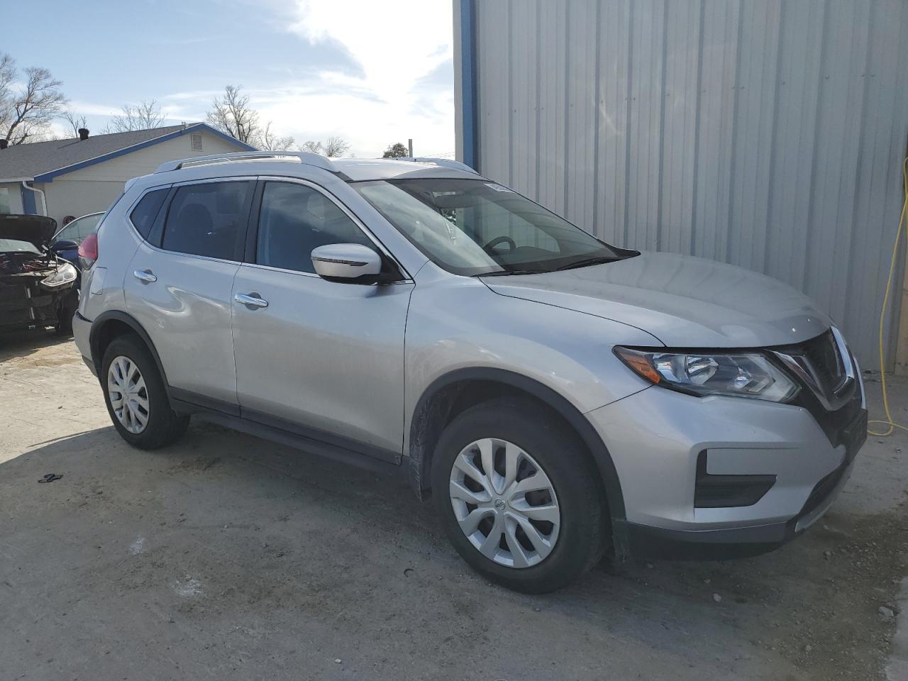 2017 NISSAN ROGUE S - Image 4