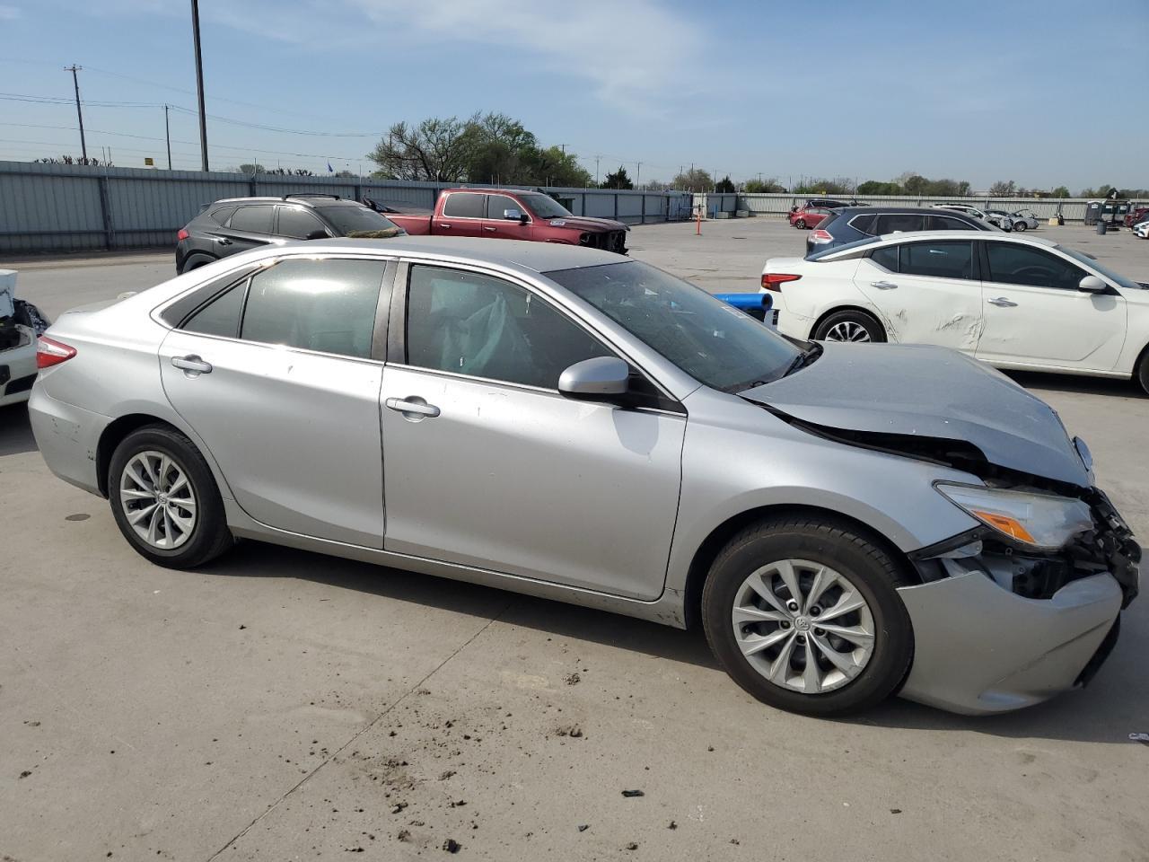 2017 TOYOTA CAMRY LE - Фото 4