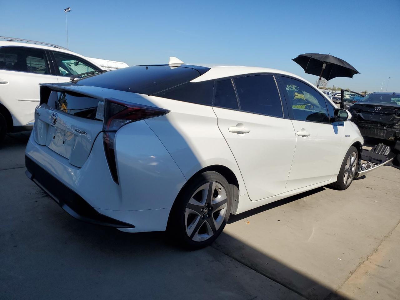 2016 TOYOTA PRIUS - Image 3
