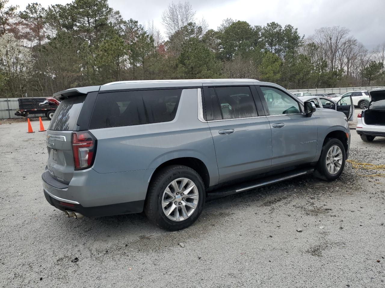 2023 CHEVROLET SUBURBAN C - Фото 3