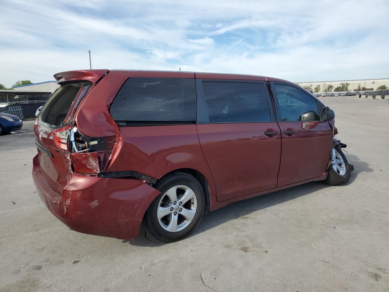 2015 TOYOTA SIENNA - Фото 3