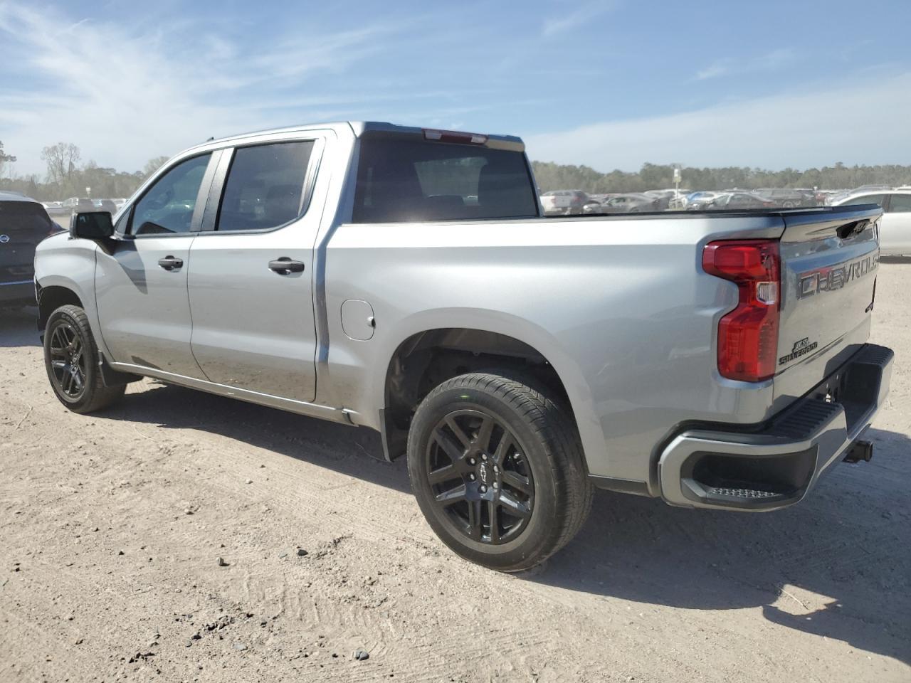2024 CHEVROLET SILVERADO - Image 2