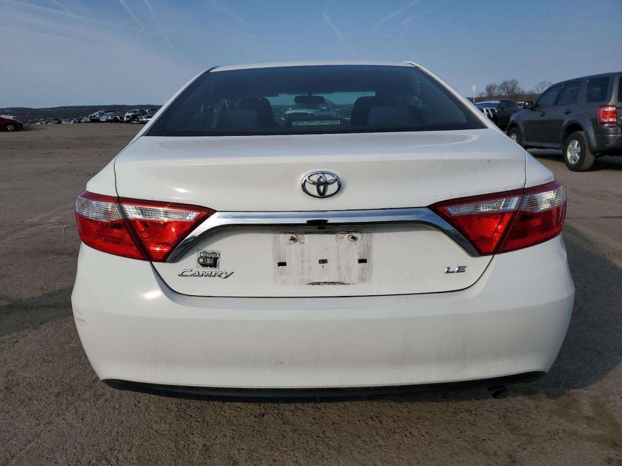 2017 TOYOTA CAMRY LE - Фото 6