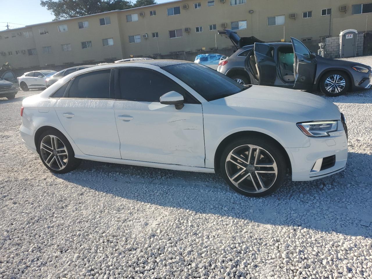 2017 AUDI A3 PREMIUM - Image 4