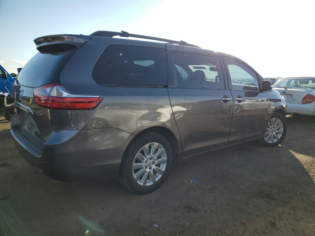 2015 TOYOTA SIENNA XLE - Фото 3