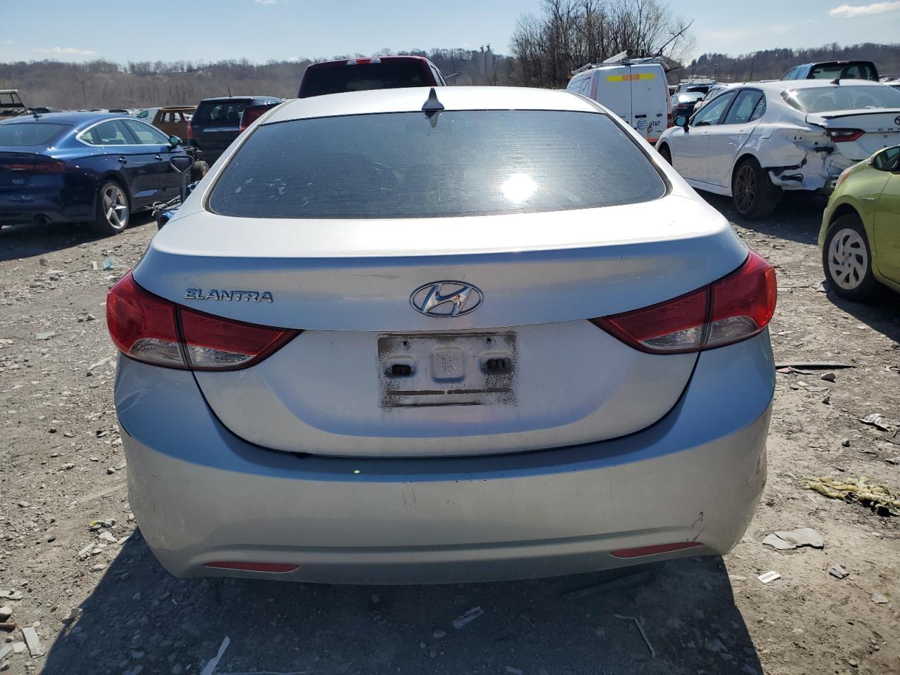 2013 HYUNDAI ELANTRA GL - Image 6