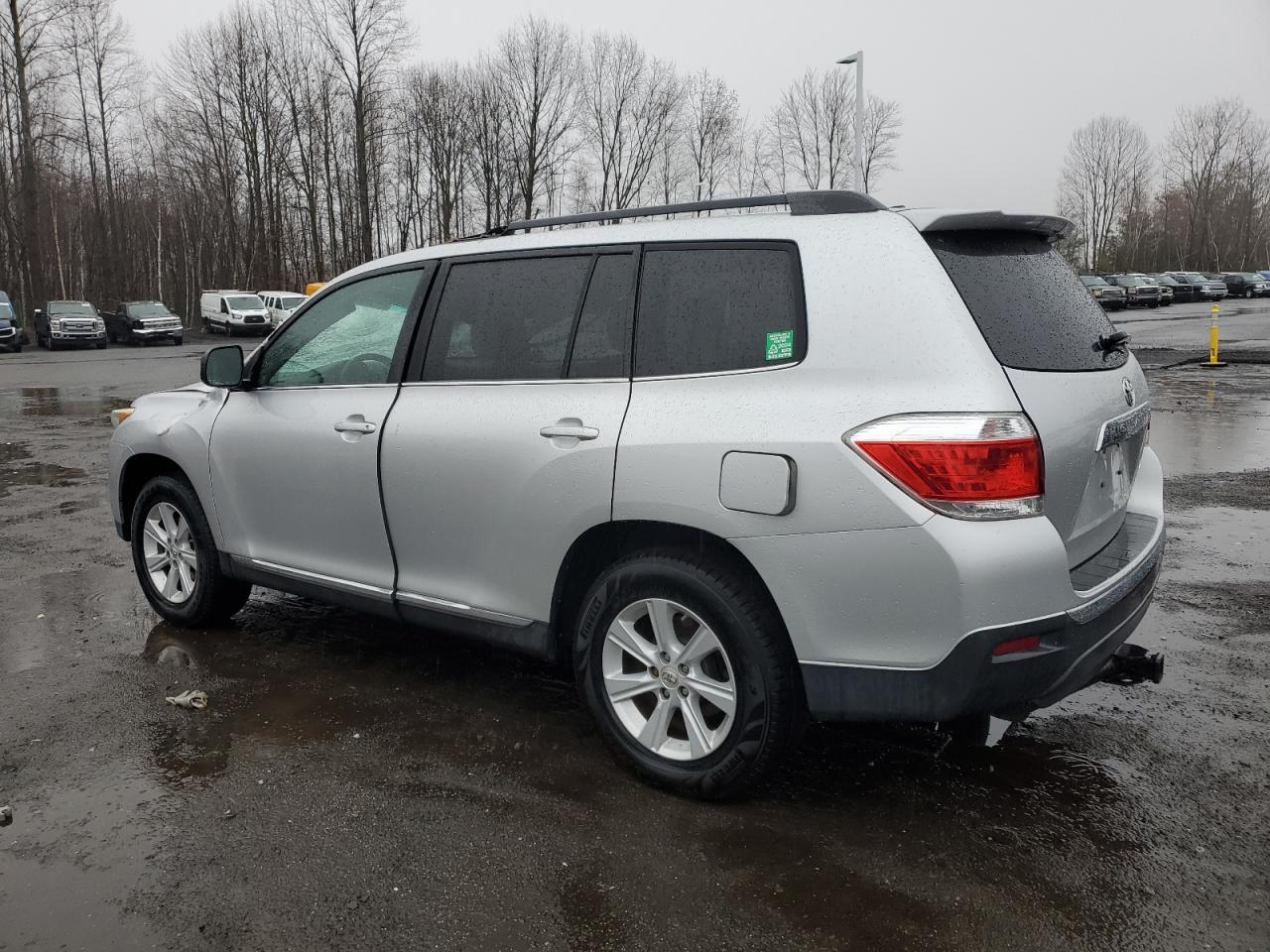 2011 TOYOTA HIGHLANDER - Image 2