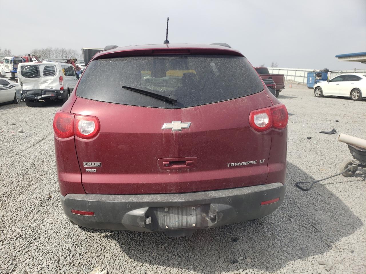 2011 CHEVROLET TRAVERSE L - Image 6