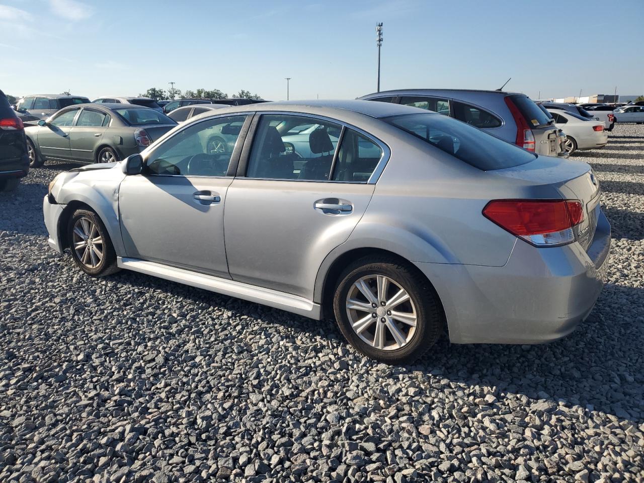 2012 SUBARU LEGACY 2.5 - Image 2