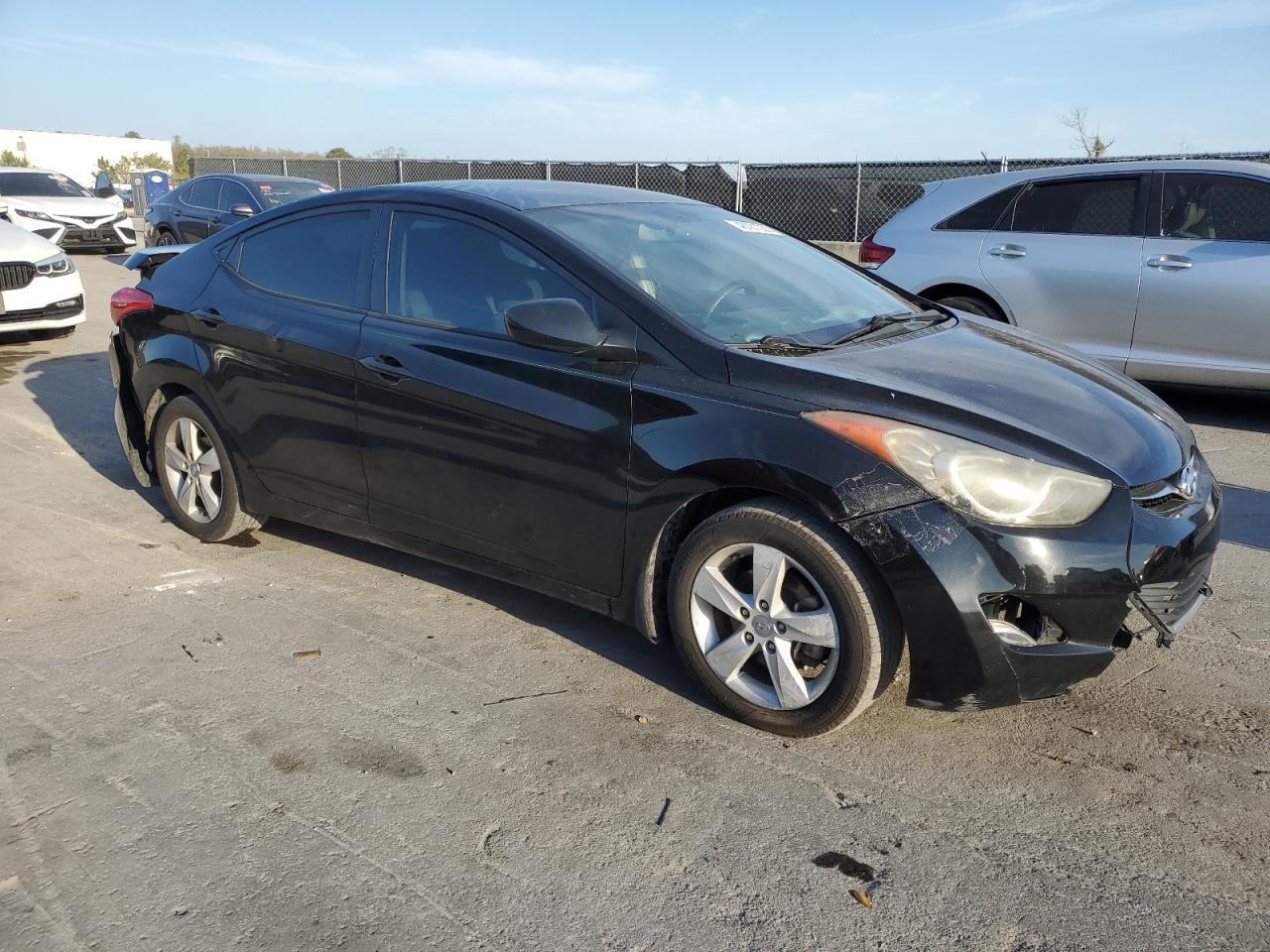 2013 HYUNDAI ELANTRA GL - Image 4