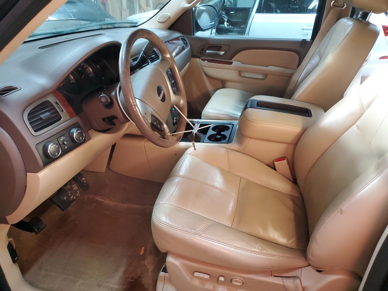2012 GMC YUKON XL K - Image 7