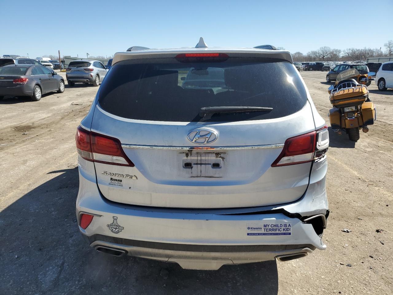 2017 HYUNDAI SANTA FE S - Image 6