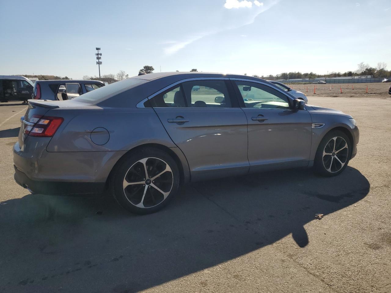 2014 FORD TAURUS SEL - Фото 3
