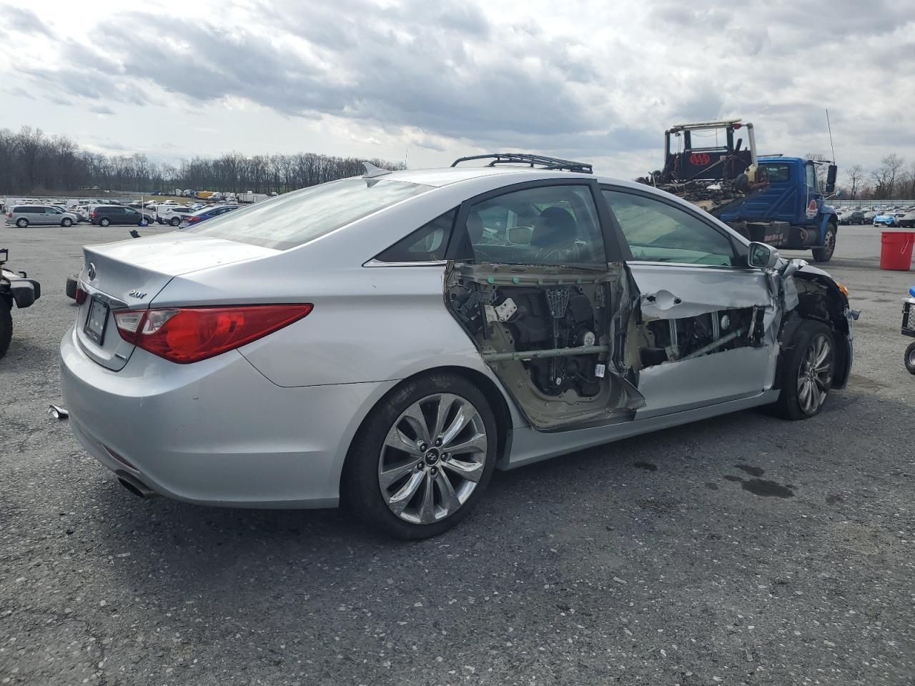 2011 HYUNDAI SONATA SE - Image 3