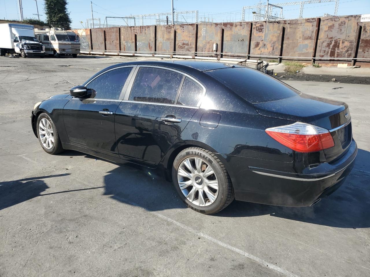 2011 HYUNDAI GENESIS 3. - Image 2