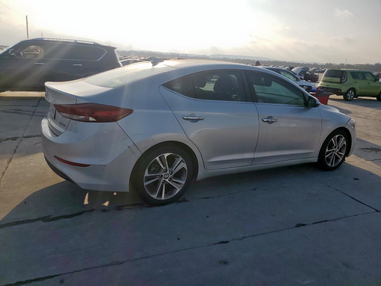 2017 HYUNDAI ELANTRA SE - Фото 3