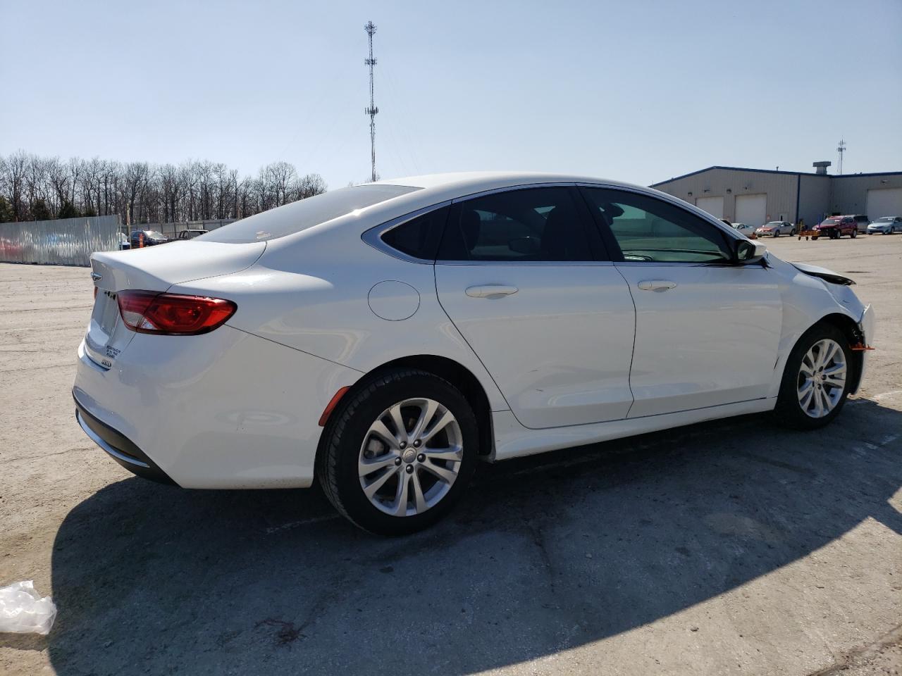 2015 CHRYSLER 200 LIMITE - Image 3