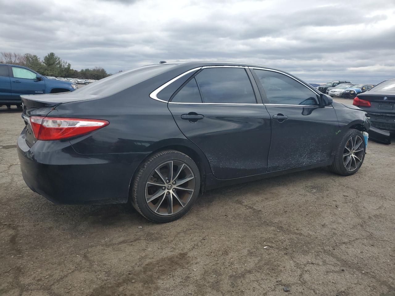 2015 TOYOTA CAMRY LE - Фото 3