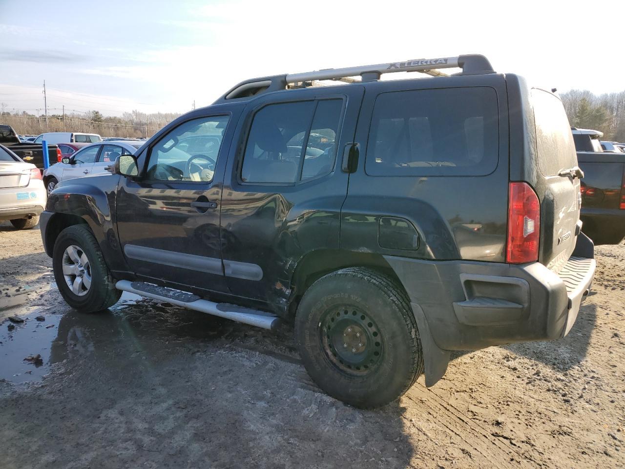 2013 NISSAN XTERRA X - Фото 2