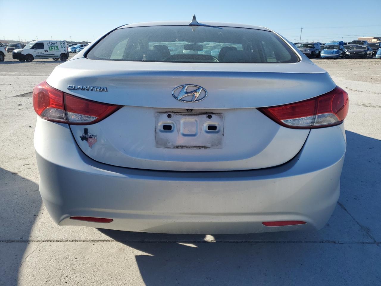 2011 HYUNDAI ELANTRA GL - Image 6