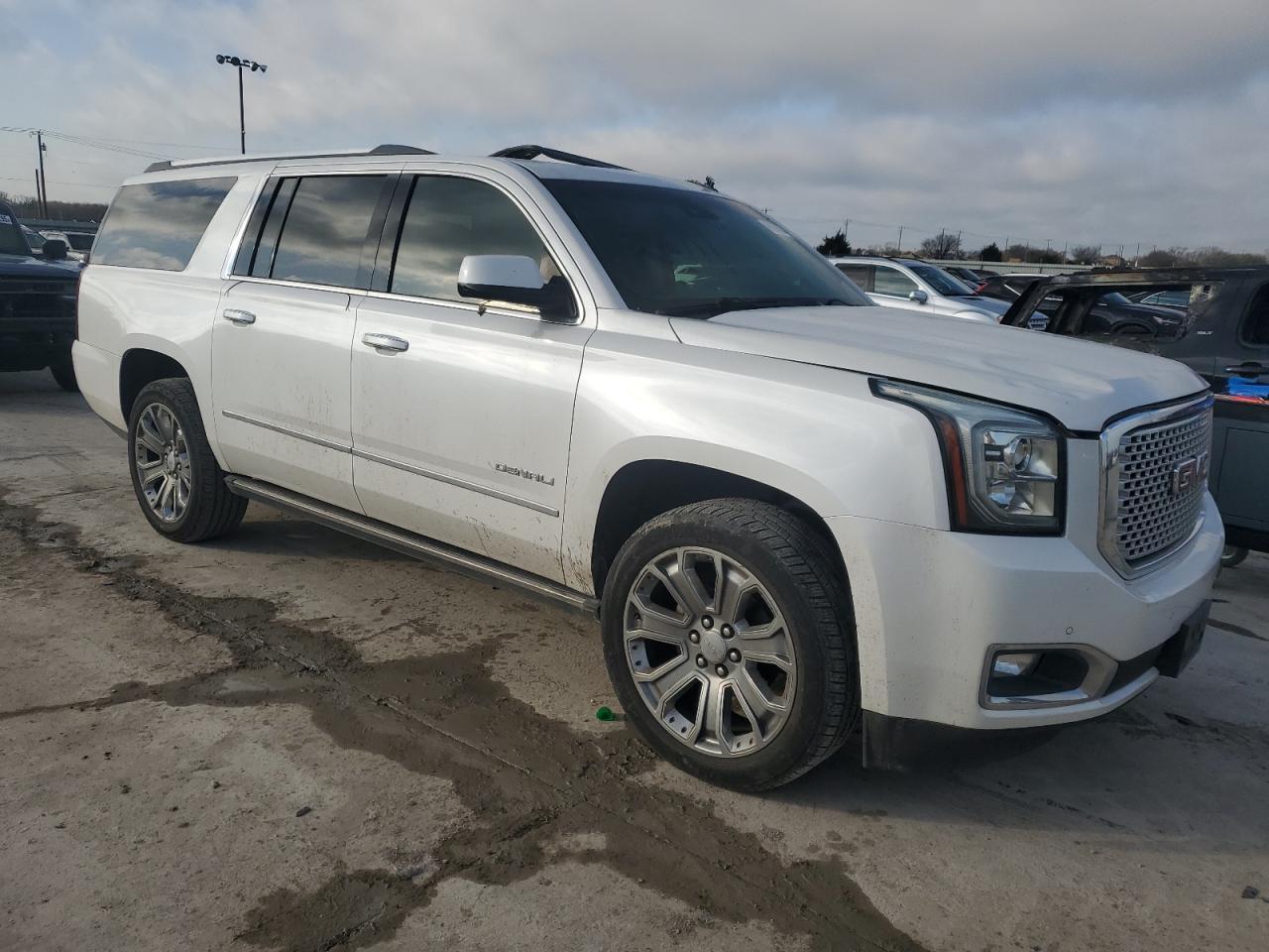 2016 GMC YUKON XL D - Фото 4