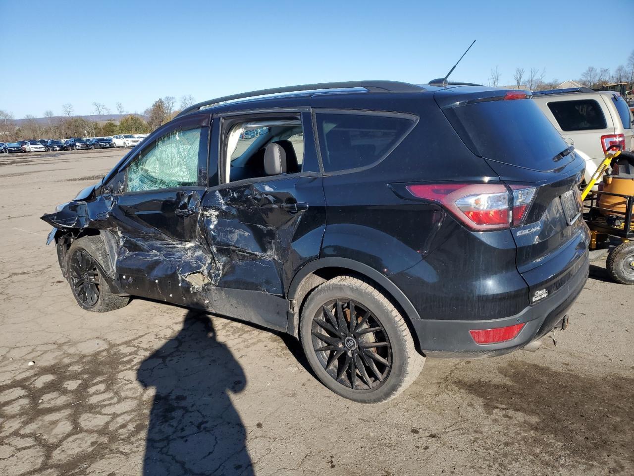 2017 FORD ESCAPE SE - Image 2