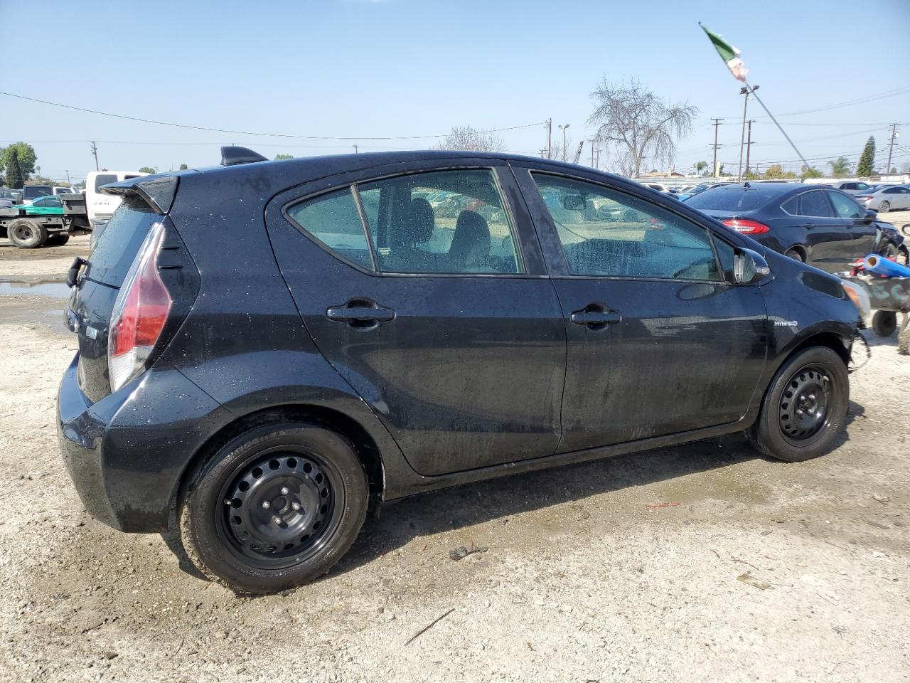 2015 TOYOTA PRIUS C - Фото 3