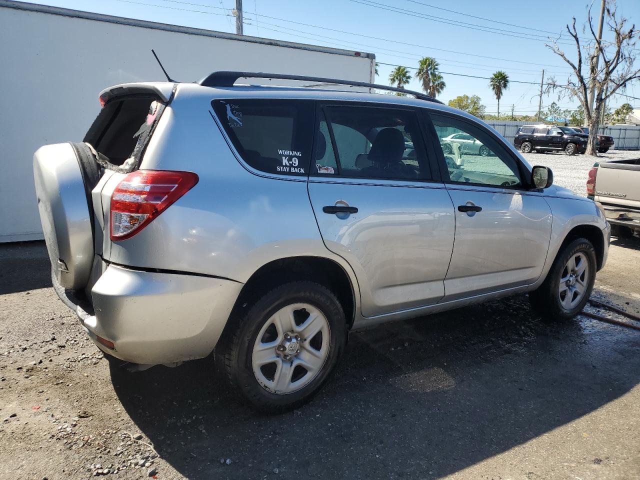 2011 TOYOTA RAV4 - Image 3
