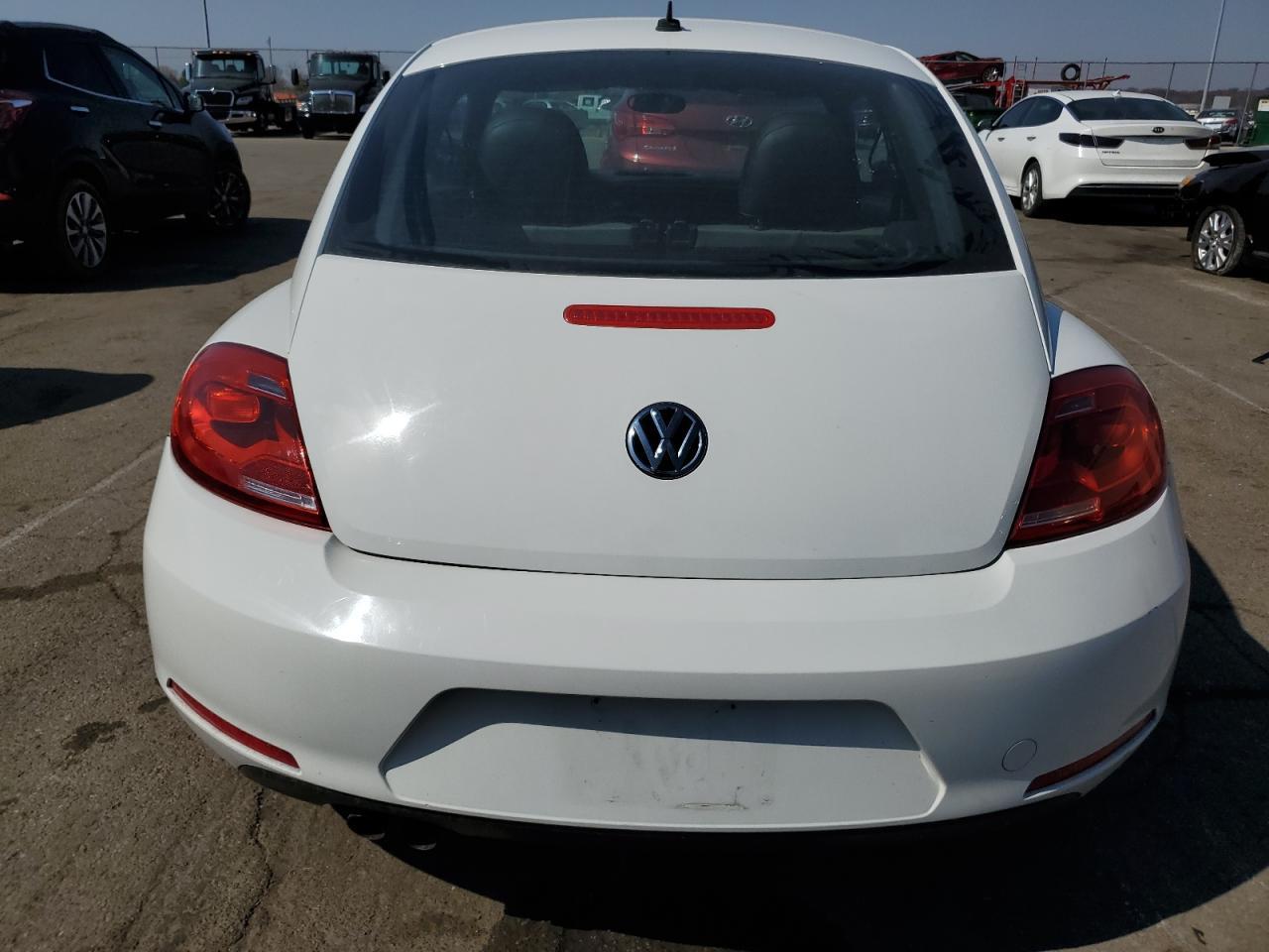 2015 VOLKSWAGEN BEETLE 1.8 - Фото 6