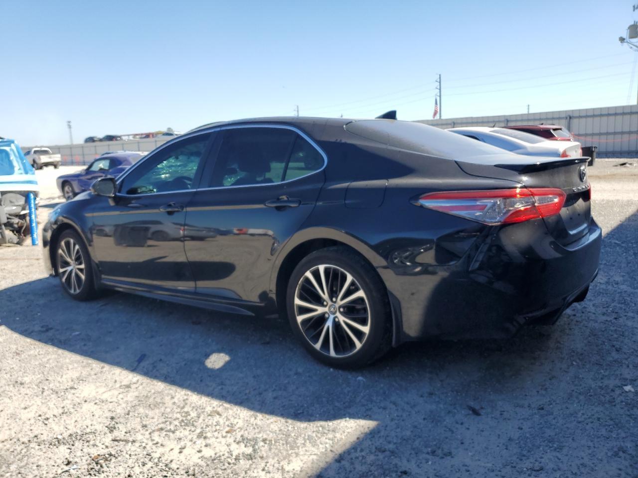 2019 TOYOTA CAMRY L - Фото 2