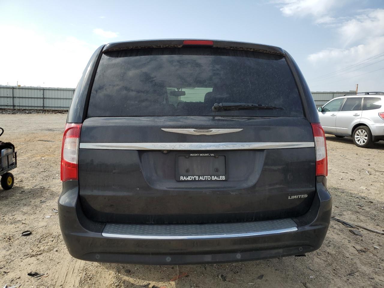 2014 CHRYSLER TOWN & COU - Image 6