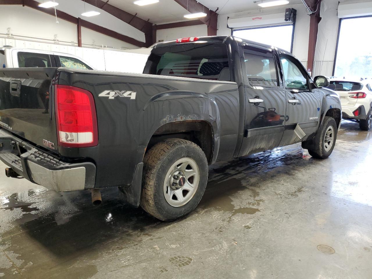 2011 GMC SIERRA K15 - Фото 3