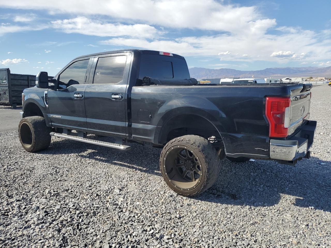 2017 FORD F350 SUPER - Фото 2