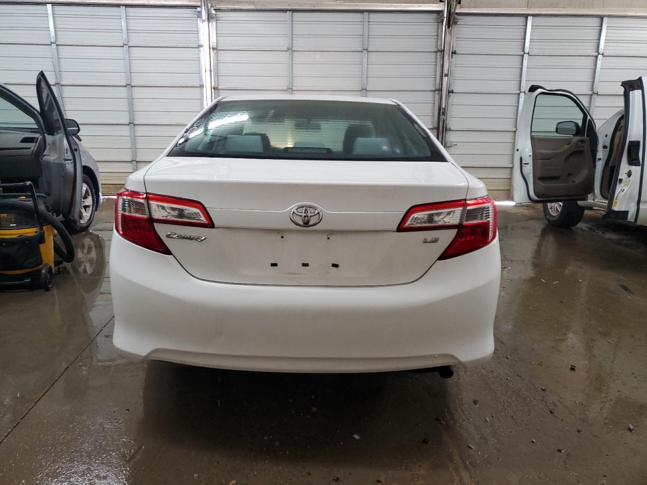 2014 TOYOTA CAMRY L - Фото 6