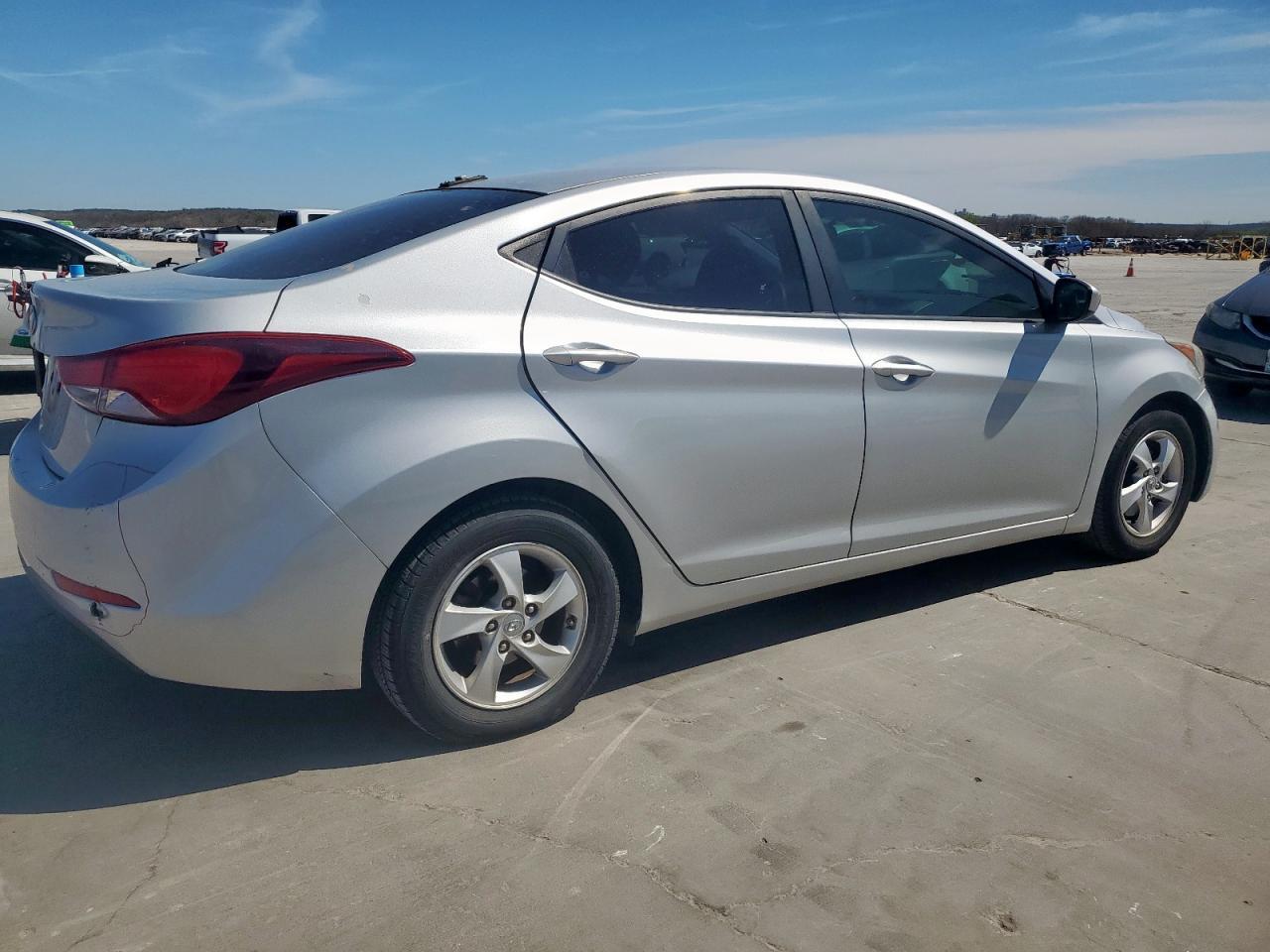 2015 HYUNDAI ELANTRA SE - Фото 3