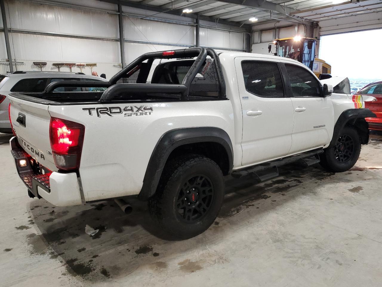 2023 TOYOTA TACOMA DOU - Фото 3