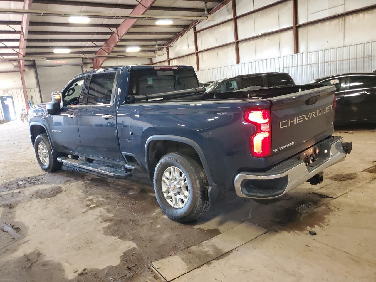 2021 CHEVROLET SILVERADO - Фото 2