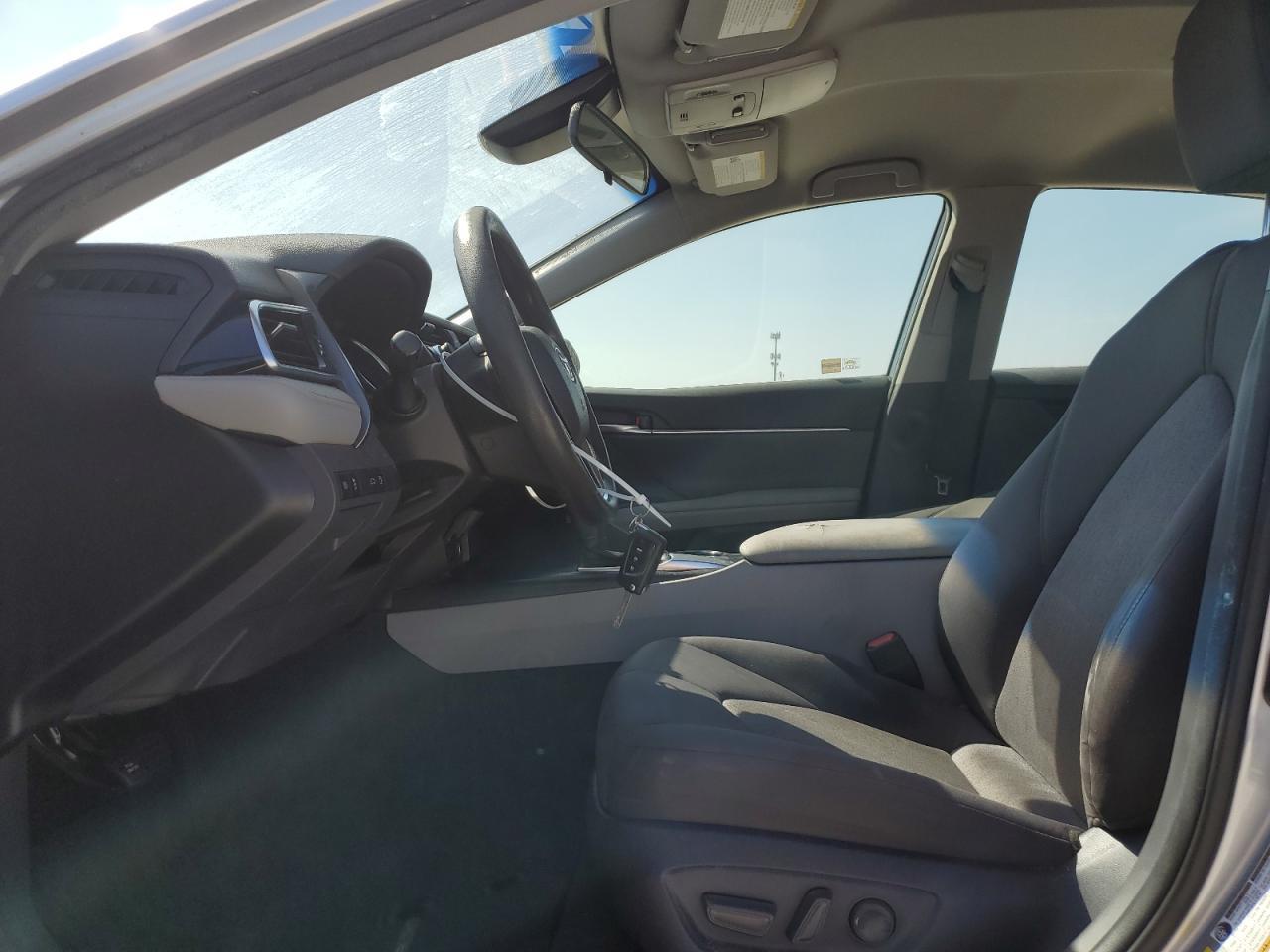 2018 TOYOTA CAMRY L - Фото 7