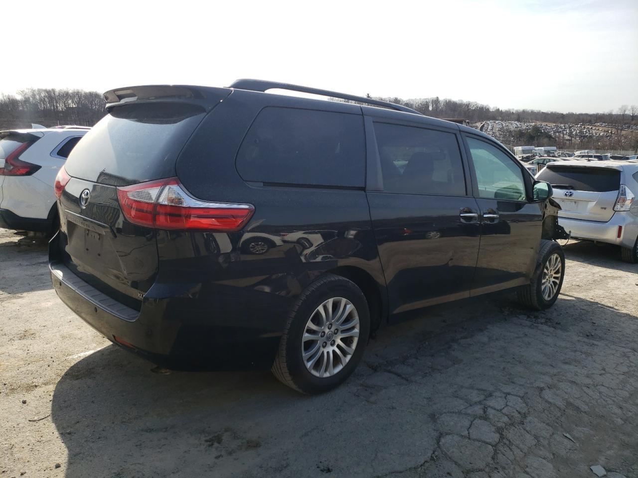 2015 TOYOTA SIENNA XLE - Фото 3